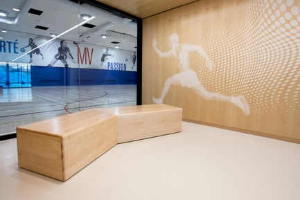 Press kit | 2064-03 - Press release | AtCégepMarie-Victorin, Art is an Essential Element of Education! - Cégep Marie-Victorin - Institutional Architecture - Visitors area and view of the palestra - Photo credit: Sébastien Roy
