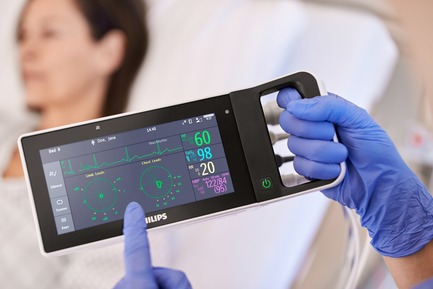 Press kit | 2048-04 - Press release | Core77 Design Awards Announce Their 2018 Honorees - Core77 Design Awards - Competition - The 2018 Commercial Equipment Professional winning entry was the Philips Intellivue X3, a portable patient monitor designed for uninterrupted continuous monitoring of patients through their healthcare journey in hospitals. - Photo credit: Philips Design