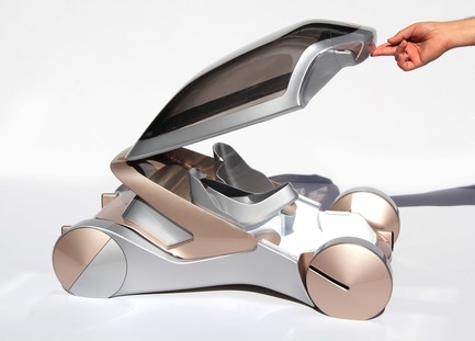 Press kit | 2048-04 - Press release | Core77 Design Awards Announce Their 2018 Honorees - Core77 Design Awards - Competition -  CARe, designed by Anand Manohar Asinkar for the Royal College of Art, is a transportation design concept for the future that earned the Transportation Student winner award. CARe is a child seat that transforms into a Segway-based autonomous pram, making traveling with a baby more convenient.  - Photo credit: Anand Manohar Asinkar