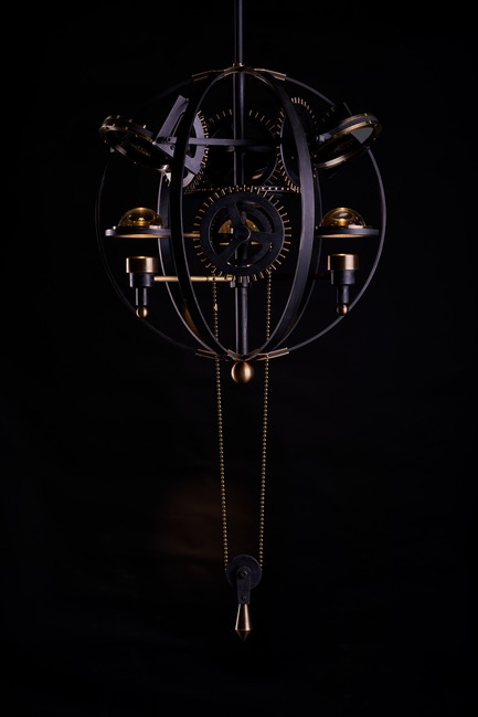 Dossier de presse | 3412-01 - Communiqué de presse | The Da Vinci Lighting Collection - Karice Enterprises Ltd. - Design d’éclairage - Leonardo 1482 -&nbsp;<br>une vue complète de l'appareil<br><br> - Crédit photo : Jordan N. Dery