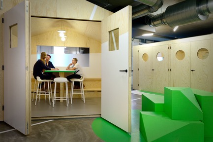 Press kit | 1997-05 - Press release | European Healthcare Design WinnerCOACH - Interactive and Playful Centre for Overweight Adolescent and Children's Healthcare of the Maastricht UMC+ - Tinker imagineers - Commercial Interior Design -  Every pavilion varies in shape, colour, and furniture.&nbsp;These alternative consulting rooms are not standard issue rooms; they are all different from each other, with an informal vibe.&nbsp;  - Photo credit: Mike Bink