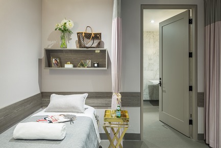 Dossier de presse | 2185-05 - Communiqué de presse | FACE Cosmetic Surgery - Audax - Design d’intérieur commercial - View of recovery room<br> - Crédit photo : Erik Rotter