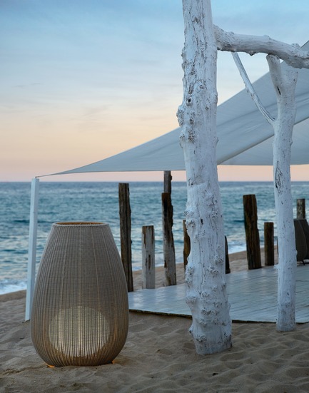 Dossier de presse | 3342-01 - Communiqué de presse | Bover Launches Its Outdoor Collection - Bover Barcelona - Design d’éclairage - Amphora by Alex Fernández Camps &amp; Gonzalo Milà - Crédit photo : Bover Barcelona