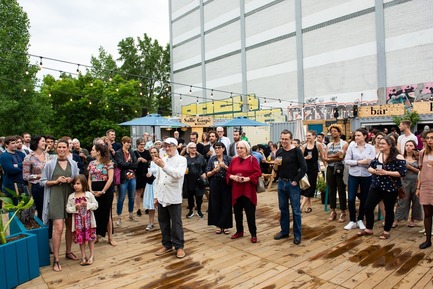 Press kit | 1402-06 - Press release | v2com célèbre son 10e anniversaire - v2com newswire - Event + Exhibition
