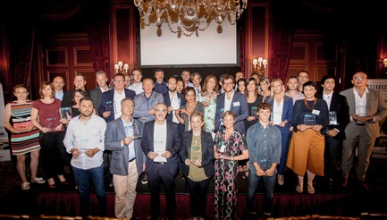 Dossier de presse | 2276-09 - Communiqué de presse | MIAW 2018 : les lauréats - ArchiDesignclub by Muuuz - Concours - Photo de groupe des lauréats - 20 juin 2018, Paris - Crédit photo : @muuuz