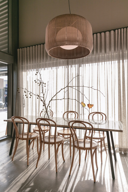 Dossier de presse | 3342-01 - Communiqué de presse | Bover Launches Its Outdoor Collection - Bover Barcelona - Design d’éclairage - Fora by Alex Fernández Camps &amp; Gonzalo Milà | The Junction Eatery, Birkenhead - Crédit photo : Michelle Weir