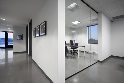 Dossier de presse | 759-04 - Communiqué de presse | Fournitures Sélect - Blouin Tardif Architecture-Environnement - Architecture commerciale - Crédit photo : Steve Montpetit
