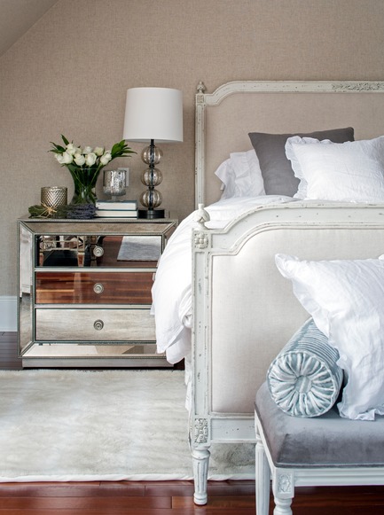 Press kit | 2147-02 - Press release | Mountain Lakes Residence - KNOF design - Residential Interior Design - Mountain Lakes Master Bedroom - Photo credit: Sean Litchfield