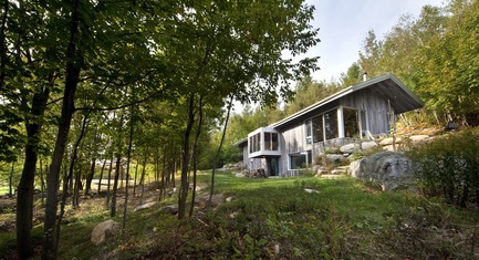 Dossier de presse | 759-05 - Communiqué de presse | Résidence Bromont - Blouin Tardif Architecture-Environnement - Architecture résidentielle - Crédit photo : Steve Montpetit