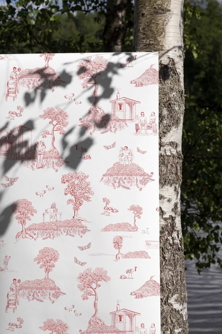 Dossier de presse | 3279-03 - Communiqué de presse | New Finnish Wallpaper Offers Trump And Putin 10 Tips to Fix The World - FEATHR - Design d’intérieur résidentiel - Finland Toile wallpaper in Don't See Red - Crédit photo : FEATHR