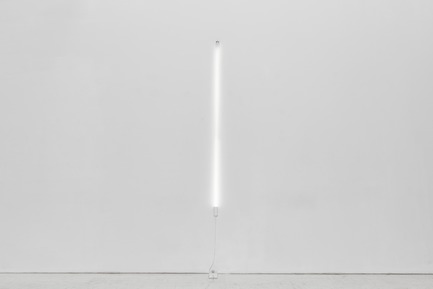 Press kit | 1494-01 - Press release | Induction Wall Light - Castor Design - Lighting Design - A single Induction Wall Light - Photo credit: Peter Andrew Lusztyk