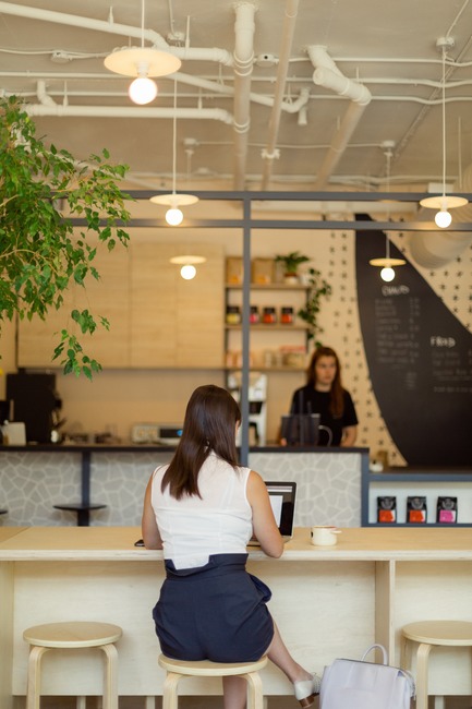 Dossier de presse | 3335-01 - Communiqué de presse | Le café et atelier de poterie Les Faiseurs ouvre ses portes dans La Petite-Patrie - Les Faiseurs - Art de vivre - Crédit photo : Marc-Olivier Bécotte