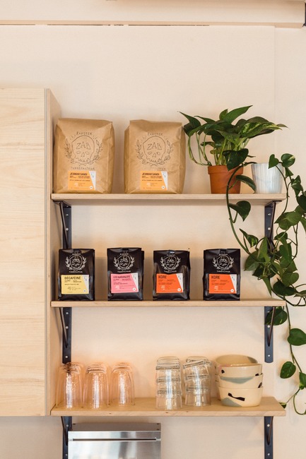 Dossier de presse | 3335-01 - Communiqué de presse | Le café et atelier de poterie Les Faiseurs ouvre ses portes dans La Petite-Patrie - Les Faiseurs - Art de vivre - Crédit photo : Marc-Olivier Bécotte