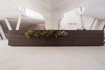 Dossier de presse | 2483-02 - Communiqué de presse | Smartvoll wins the 2018 AZ Award - smartvoll - Design d’intérieur résidentiel - Lava kitchen block<br> - Crédit photo :  Tobias Colz/smartvoll  