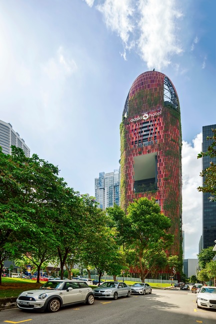 Dossier de presse | 2506-04 - Communiqué de presse | Le gratte-ciel tropical de WOHA et Patricia Urquiola : Écoresponsabilité et volupté - AGROB BUCHTAL - Architecture commerciale - Crédit photo : Infinitude