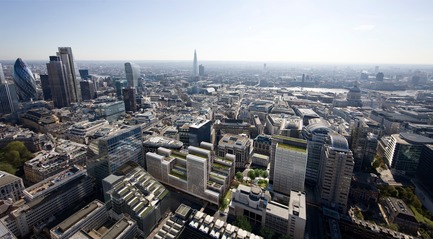 Dossier de presse | 2317-04 - Communiqué de presse | London Wall Place:Building on history - Make Architects - Architecture commerciale - CGI Aerial view showing London Wall Place in city context - Crédit photo : Cityscape