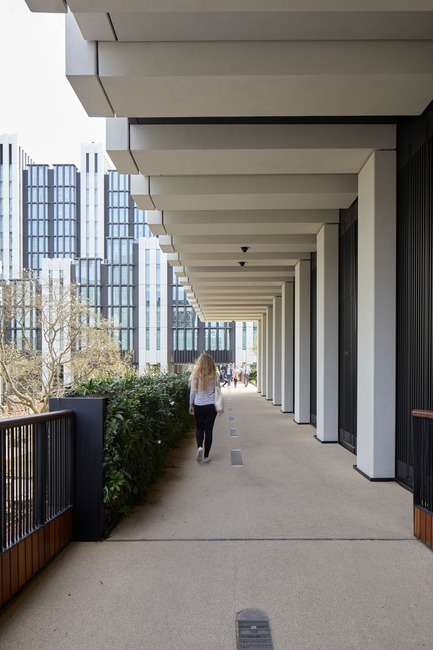 Dossier de presse | 2317-04 - Communiqué de presse | London Wall Place:Building on history - Make Architects - Architecture commerciale - The varied levels are conceived as a continuous three-dimensional landscape, providing pedestrian connection - Crédit photo : Make Architects