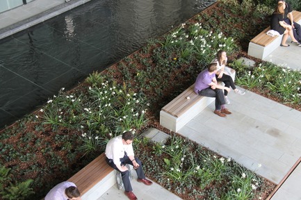 Dossier de presse | 2317-04 - Communiqué de presse | London Wall Place:Building on history - Make Architects - Architecture commerciale - The landscaping is designed as a series of pocket parks - Crédit photo : Spacehub Design