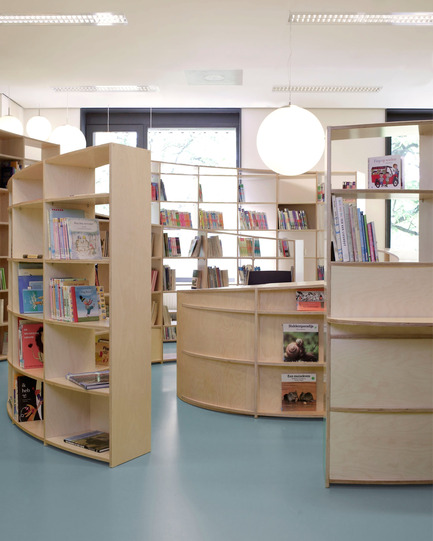 Dossier de presse | 1051-01 - Communiqué de presse | Spiral Shaped Library - Studio Dave Keune - Design d’intérieur institutionnel - Crédit photo : Raoul Kramer