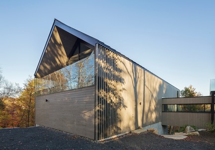 Press kit | 880-13 - Press release | Workshop on a Cliff - MU Architecture - Residential Architecture - Photo credit: Ulysse Lemerise Bouchard
