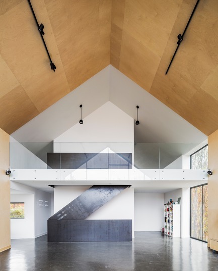 Press kit | 880-13 - Press release | Workshop on a Cliff - MU Architecture - Residential Architecture - Photo credit: Ulysse Lemerise Bouchard