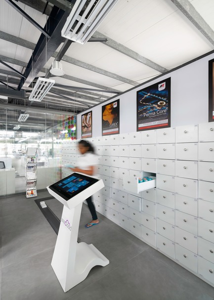Press kit | 2605-02 - Press release | JPDA Makes History With Certification of First Passive House Building In South Asia - Jordan Parnass Digital Architecture - Commercial Architecture - Color Lab Interior - Photo credit:  Ganidu Balasuriya 