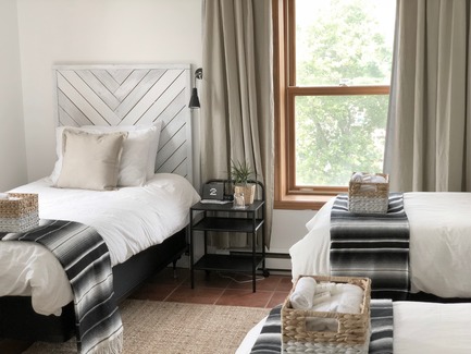 Press kit | 3385-01 - Press release | Discover Boho Dunham - KABIN inc. - Commercial Interior Design -         BOHO Dunham Interior -&nbsp;Shared Rooms - Photo credit: KABIN