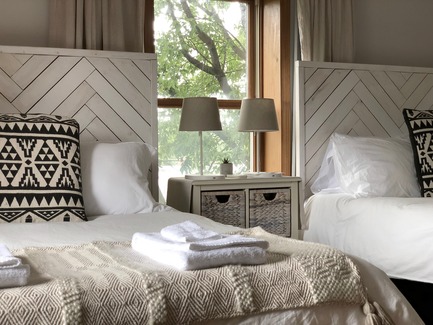 Press kit | 3385-01 - Press release | Discover Boho Dunham - KABIN inc. - Commercial Interior Design -  BOHO Dunham Interior - Private rooms  - Photo credit: KABIN