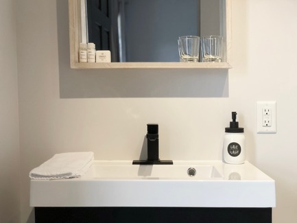 Press kit | 3385-01 - Press release | Discover Boho Dunham - KABIN inc. - Commercial Interior Design -  BOHO Dunham Interior - Private rooms  - Photo credit: KABIN