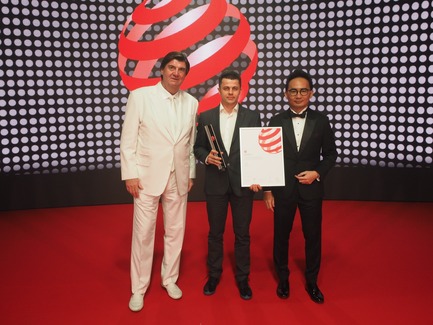 Press kit | 2188-03 - Press release | Red Dot Award: Design Concept 2018 Results - Red Dot Award: Design Concept - Competition - Igor LOBANOV receiving the Red Dot Best of the Best for the design concept Martians - Photo credit: Red Dot Award: Design Concept