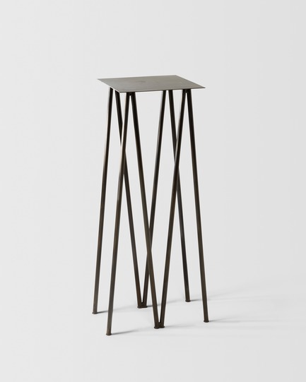 Dossier de presse | 2757-06 - Communiqué de presse | UMÉ Studio Unveils New Limited Edition Items - UMÉ STUDIO - Produit - Paper Table M. - Crédit photo : William Boice