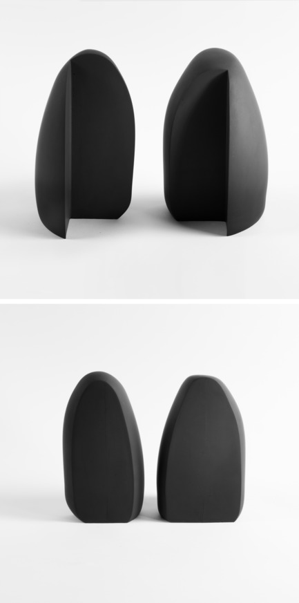 Dossier de presse | 2757-06 - Communiqué de presse | UMÉ Studio Unveils New Limited Edition Items - UMÉ STUDIO - Produit - Reminiscent of primitive designs found throughout history, the Henge Bookends speak to the early act of carving stone.&nbsp; - Crédit photo : William Boice