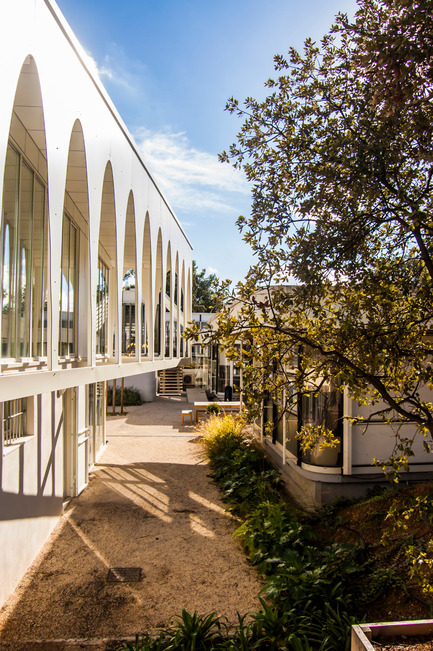 Press kit | 1049-01 - Press release | SETEC international office building extension to a Jean Prouvé office existing building - Sériès et Sériès - Commercial Architecture - Photo credit: Sériès et Sériès