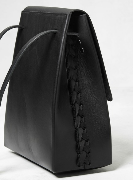Press kit | 3518-01 - Press release | Simons Supports Canadian Makers with Launch of Fabrique1840 - La Maison Simons - Product - Annoukis