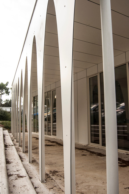 Press kit | 1049-01 - Press release | SETEC international office building extension to a Jean Prouvé office existing building - Sériès et Sériès - Commercial Architecture - Photo credit: Sériès et Sériès