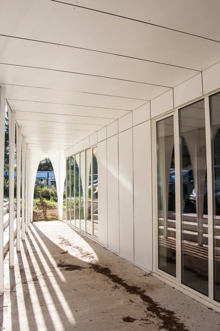 Press kit | 1049-01 - Press release | SETEC international office building extension to a Jean Prouvé office existing building - Sériès et Sériès - Commercial Architecture - Photo credit: Sériès et Sériès
