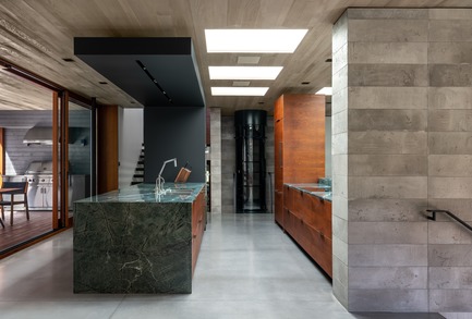 Press kit | 3300-02 - Press release | Petaluma House - Trevor McIvor Architect Inc - Residential Architecture - The timeless open-plan kitchen, naturally-lit with skylights. - Photo credit: Adrian Ozimek