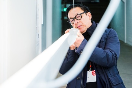 Press kit | 1696-22 - Press release | Red Dot Award: Product Design Begins – Call for Entries Open to Designers and Manufacturers Worldwide - Red Dot Design Award - Competition - Steve Leung, Red Dot jury member, during the adjudication<br> - Photo credit: Red Dot<br>