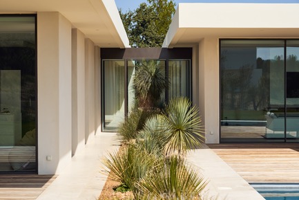 Press kit | 1151-08 - Press release | "MaisonP" Residence - PietriArchitectes - Residential Architecture - MaisonP,&nbsp;Le Puy-Sainte-Réparade , PietriArchitectes - Photo credit: Philippe Biolatto