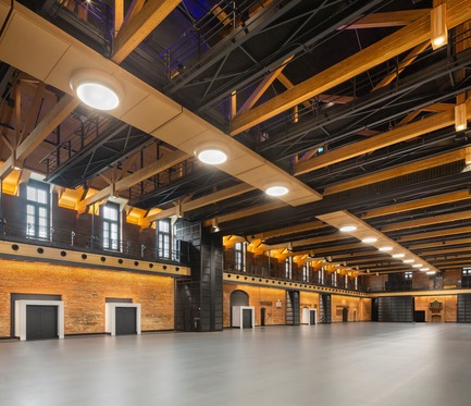 Dossier de presse | 769-06 - Communiqué de presse | Manège militaire Voltigeurs de Québec: la réhabilitation d’un joyau historique où dialoguent  architecture patrimoniale et contemporaine - A49 / DFS / STGM architectes en consortium - Architecture institutionnelle - Salle multifonctionnelle - Crédit photo : Stéphane Groleau