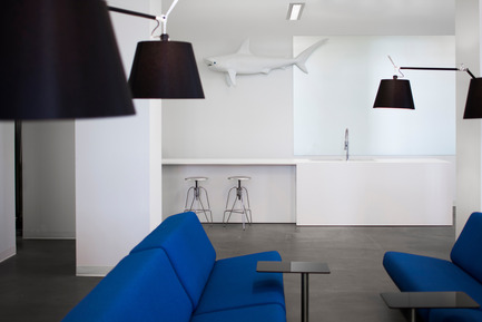 Dossier de presse | 1047-01 - Communiqué de presse | Design des bureaux de BLUE Communications - Jean Guy Chabauty & Anne Sophie Goneau - Design d’intérieur commercial - Crédit photo : Stéphane Groleau