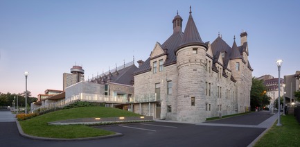 Dossier de presse | 769-06 - Communiqué de presse | Manège militaire Voltigeurs de Québec: la réhabilitation d’un joyau historique où dialoguent  architecture patrimoniale et contemporaine - A49 / DFS / STGM architectes en consortium - Architecture institutionnelle - Aile est - Crédit photo : Stéphane Groleau