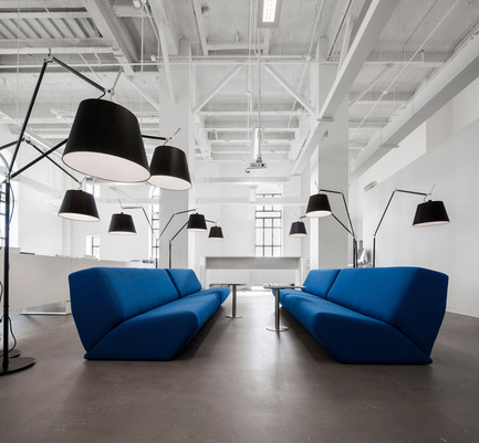 Dossier de presse | 1047-01 - Communiqué de presse | Design des bureaux de BLUE Communications - Jean Guy Chabauty & Anne Sophie Goneau - Design d’intérieur commercial - Crédit photo : Stéphane Groleau