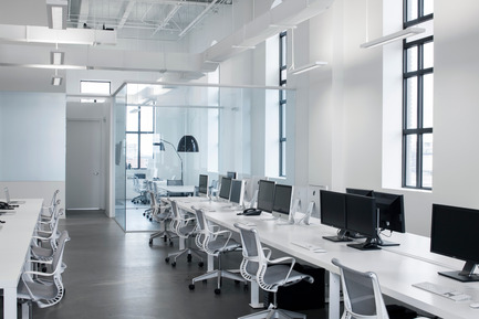 Dossier de presse | 1047-01 - Communiqué de presse | Design des bureaux de BLUE Communications - Jean Guy Chabauty & Anne Sophie Goneau - Design d’intérieur commercial - Crédit photo : Stéphane Groleau