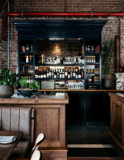 Press kit | 2887-04 - Press release | Stanton&Co - Alexander &CO. - Commercial Interior Design - Bar Detail - Photo credit: Felix Forest