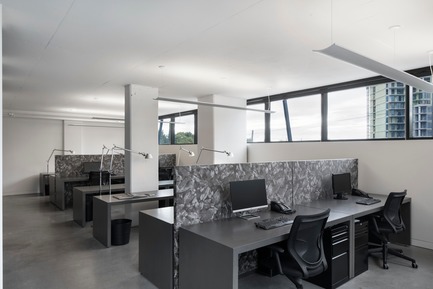Dossier de presse | 625-18 - Communiqué de presse | Bureau Desjardins Bherer, Montréal - Desjardins Bherer - Design d’intérieur commercial - Postes de travail - Crédit photo : Adrien Williams
