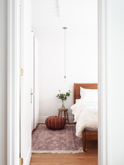 Dossier de presse | 2370-01 - Communiqué de presse | Appartement Hutchison - Atelier SUWA - Architecture résidentielle -  Chambre des maîtres  - Crédit photo : Élène Levasseur