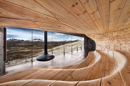 Dossier de presse | 3469-01 - Communiqué de presse | Exhibition “Architecture and Landscape in Norway” - Photographs by Ken Schluchtmann - Ken Schluchtmann - diephotodesigner.de - Évènement + Exposition -         Viewpoint Snøhetta by Snøhetta - Crédit photo :         © Ken Schluchtmann -&nbsp; diephotodesigner.de