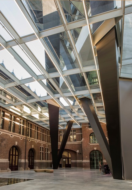 Dossier de presse | 1028-12 - Communiqué de presse | ABB LEAF Awards 2018 - Compelo/ABB - Concours - Overall Winner ABB LEAF Awards 2018,Interior&nbsp; 'Port House', Antwerp, Belgium&nbsp; - Crédit photo : Zaha Hadid Architects