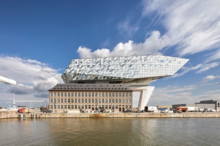 Dossier de presse | 1028-12 - Communiqué de presse | ABB LEAF Awards 2018 - Compelo/ABB - Concours - Overall Winner ABB LEAF Awards 2018, 'Port House', Antwerp, Belgium&nbsp; - Crédit photo : Zaha Hadid Architects,&nbsp;